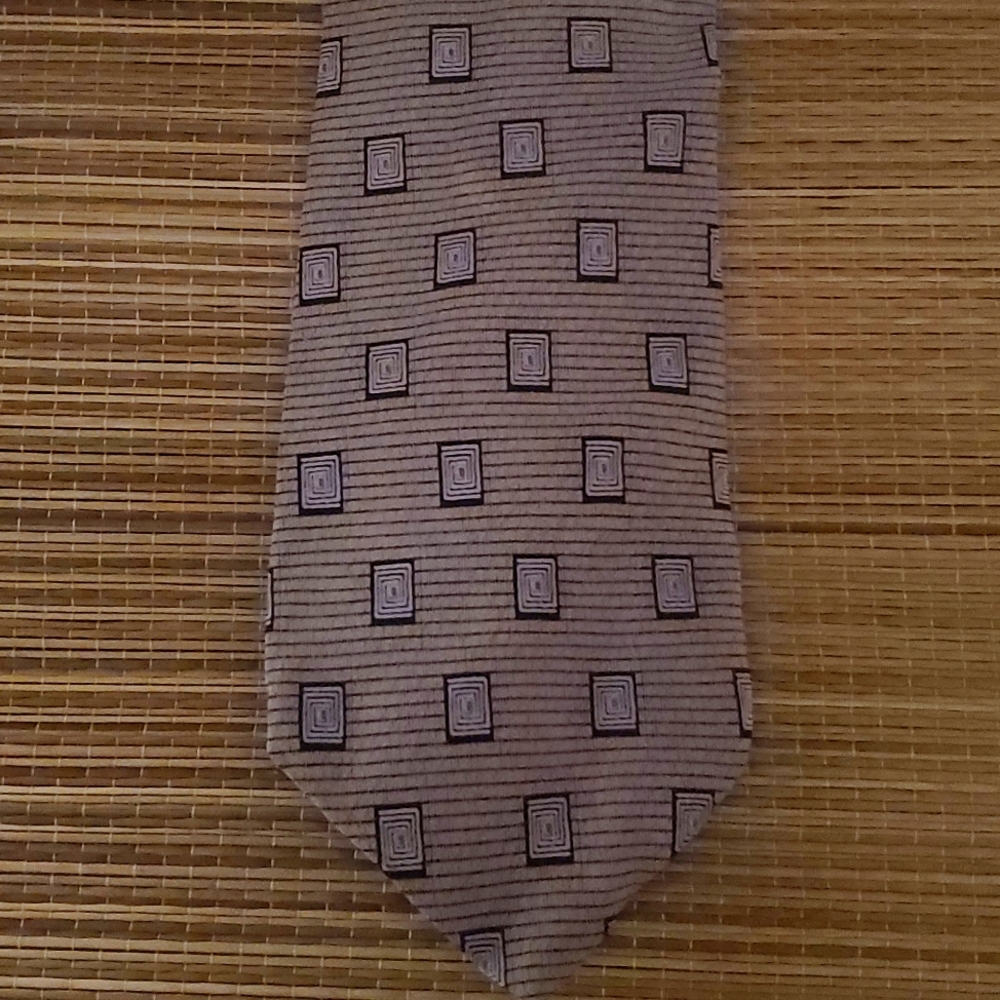Anthony Squires tie